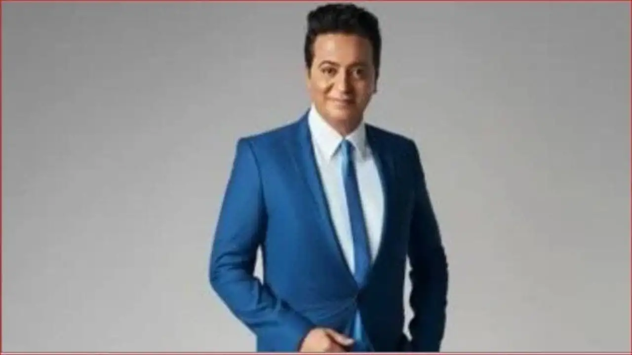 المحكمة الاقتصادية تواصل اليوم جلسات محاكمة الإعلامي أحمد رجب بتهمة السب والقذف